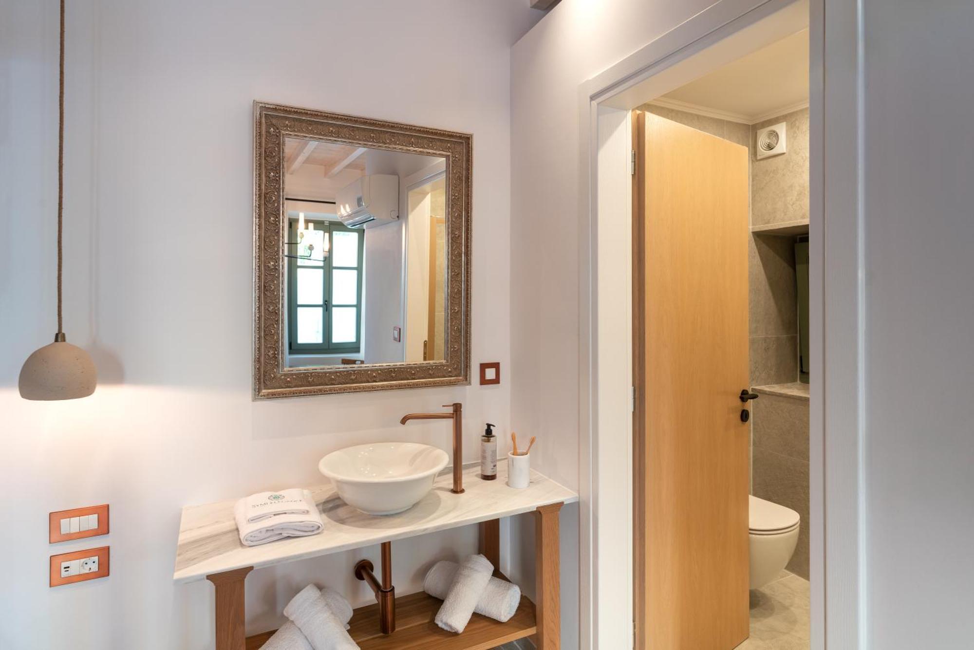 Nisomar Suites Symi Extérieur photo
