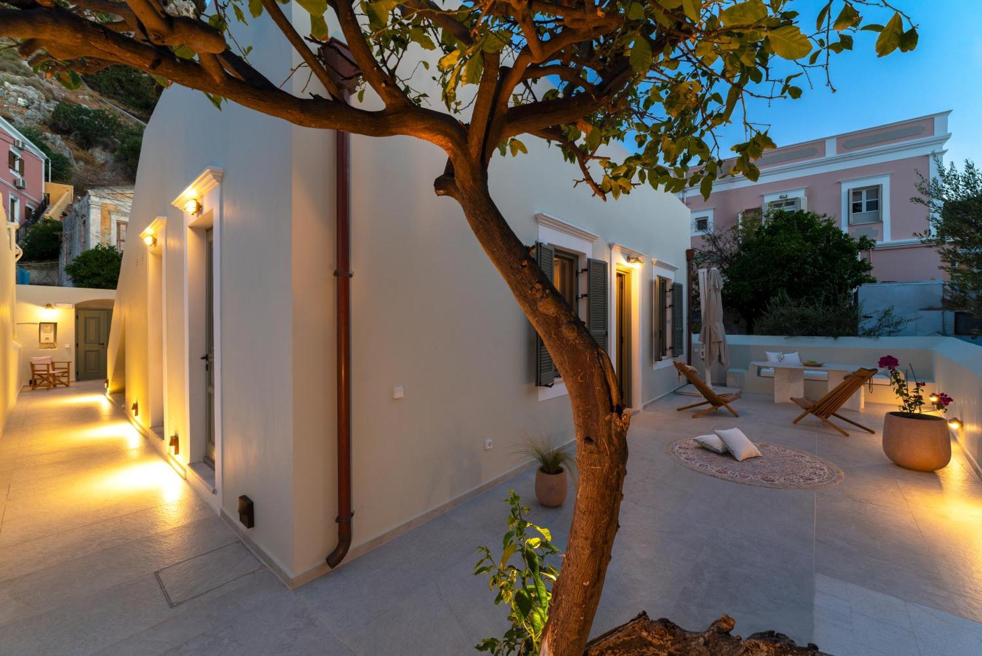 Nisomar Suites Symi Extérieur photo